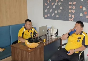 好牛配资 甘肃西峰区：“工会驿站·骑手之家”打造劳动者暖心港湾